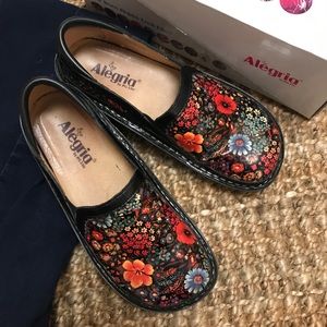 ✨ALEGRIA✨Comfortable, Slip-On Floral Shoes Size 37